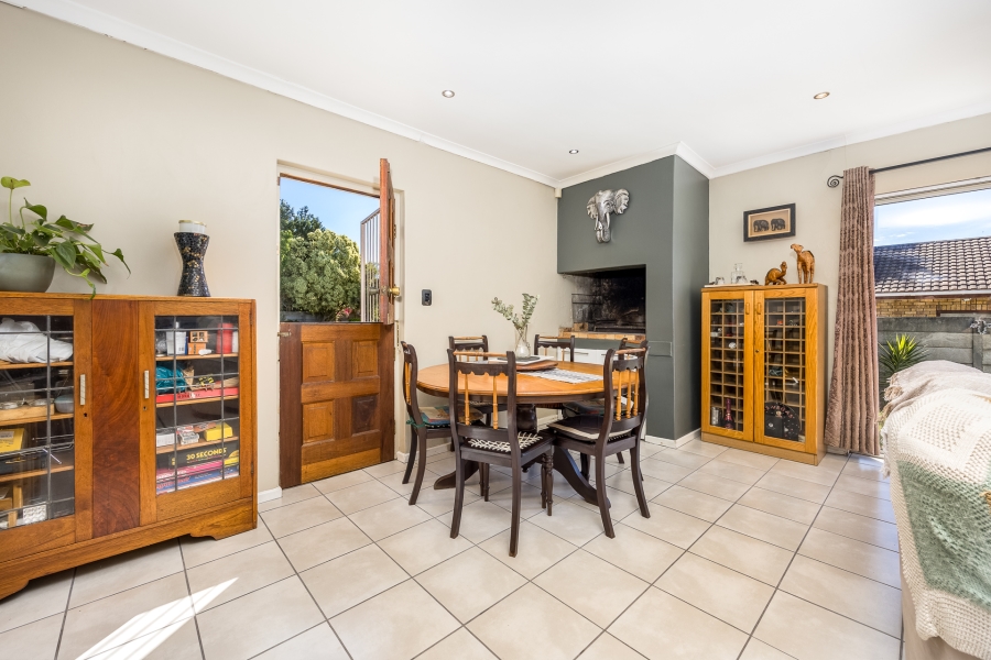 4 Bedroom Property for Sale in Rouxville Western Cape